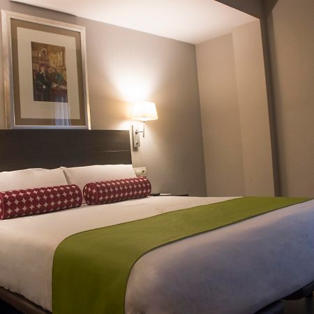 Mercure Madrid Centro Exterior foto